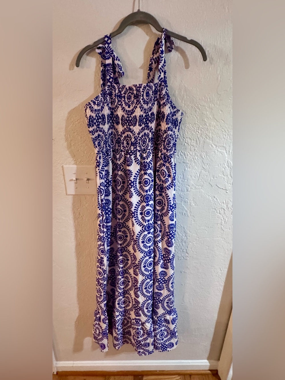 Cupshe White Maxi Dress with Blue Floral Medallion Print